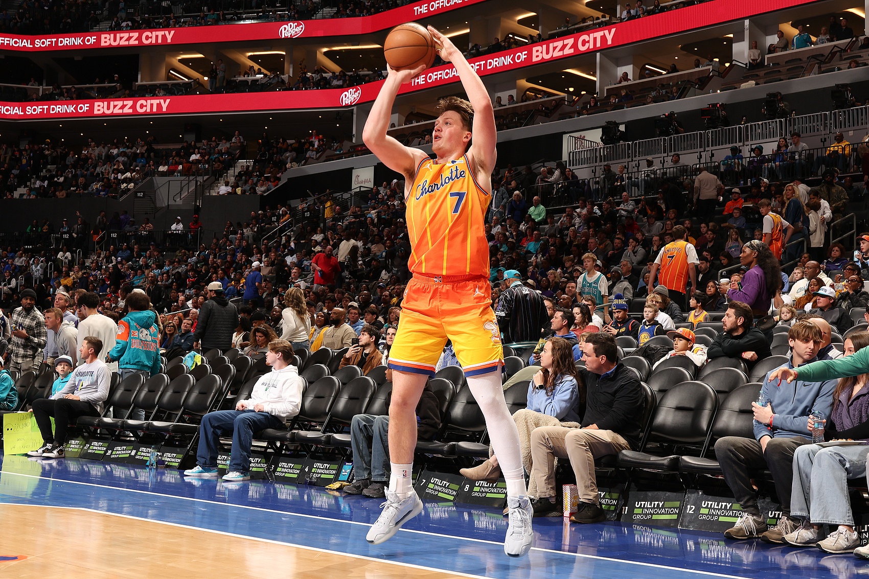 乐彩网趣味游戏-【菜鸟】克尼佩尔19分7板4助 双向西塞10分13板3帽 科沃德17分2帽